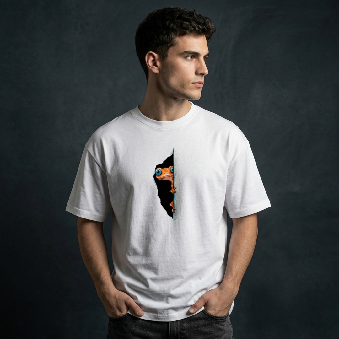 LOOK ME Classic Fit T-Shirt